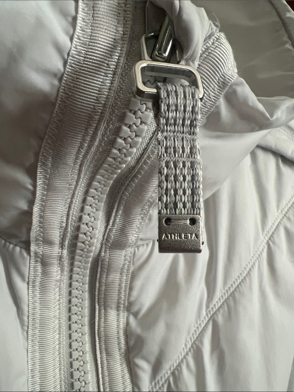 Athleta Women's Light Gray Quilted Puffer Vest - Sleeveless Zip Front Size XL - Picture 2 of 8